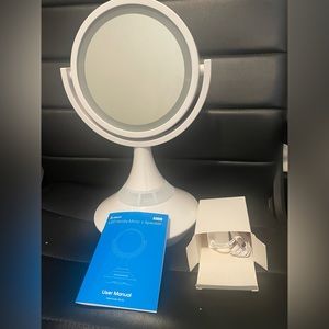 Atomi Smart Vanity Mirror with Lights - Bluetooth Audio BRAND NEW